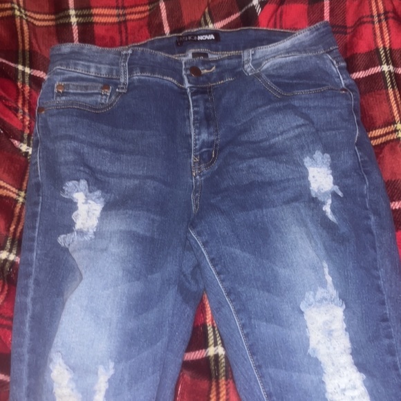 Jeans - Picture 2 of 4